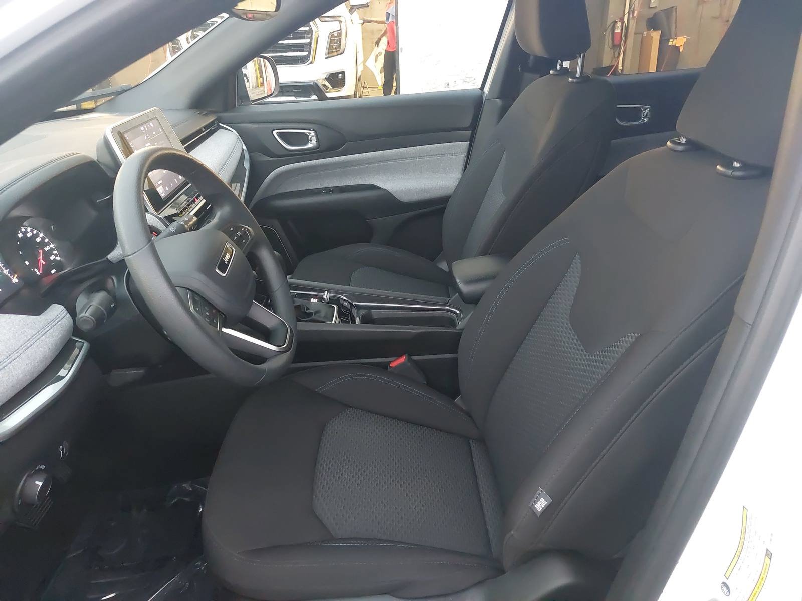Used 2025 Jeep Compass Sport AWD/4WD image 14