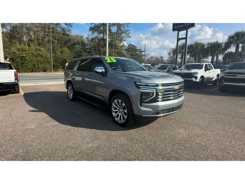 Certified 2025 Chevrolet Suburban Premier image 8