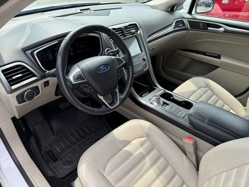 Used 2020 Ford Fusion SEL FWD image 7