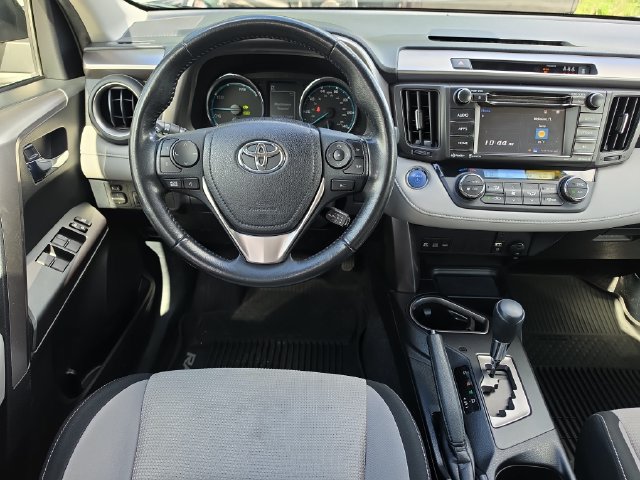 Used 2017 Toyota RAV4 XLE w/ All Weather Liner Package AWD/4WD image 10