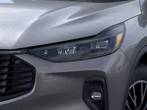 New 2025 Ford Escape SE w/ PHEV Premium Package FWD image 18