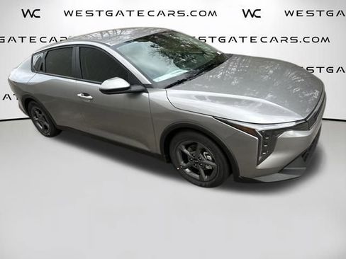 New 2025 Kia K4 LXS image 19