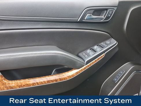 Used 2020 Chevrolet Suburban Premier image 18