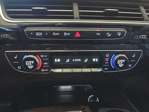 Used 2017 Audi Q7 3.0T Prestige AWD/4WD image 27