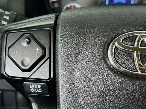 Used 2022 Toyota Tacoma SR image 13