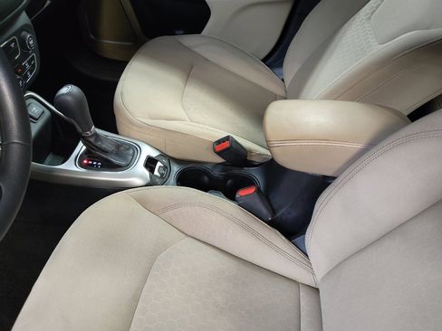 Used 2018 Jeep Compass Sport w/ Tech Group FWD image 26