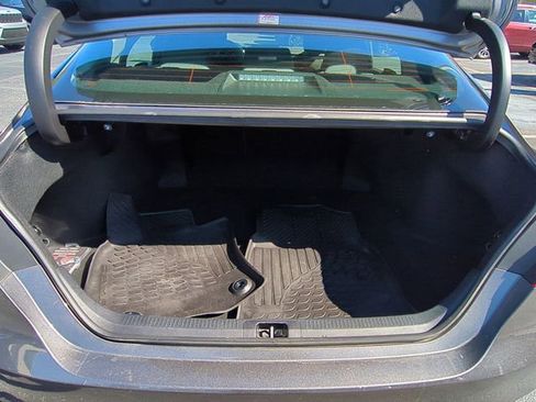 Used 2023 Toyota Camry LE image 32