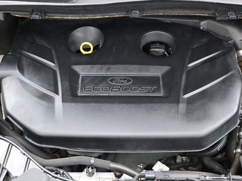 Used 2017 Ford Escape SE w/ Equipment Group 201A FWD image 40