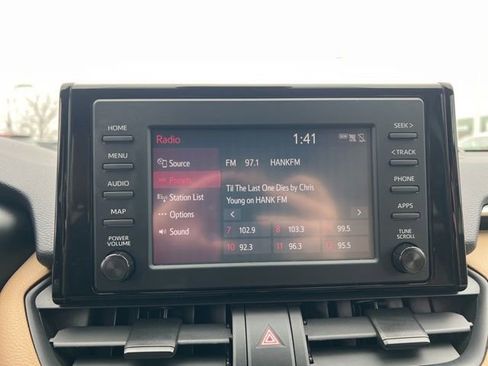 Used 2019 Toyota RAV4 LE w/ Carpet Mat Package image 17