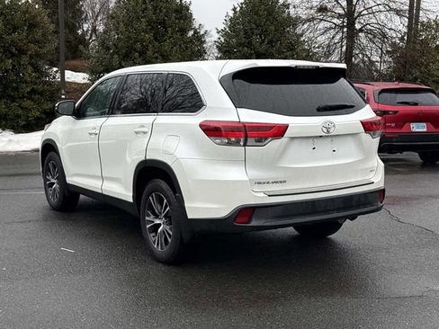 Used 2019 Toyota Highlander LE image 4