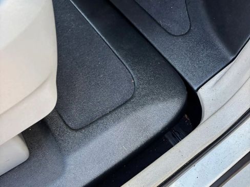 Used 2010 Chrysler Town & Country Touring image 56