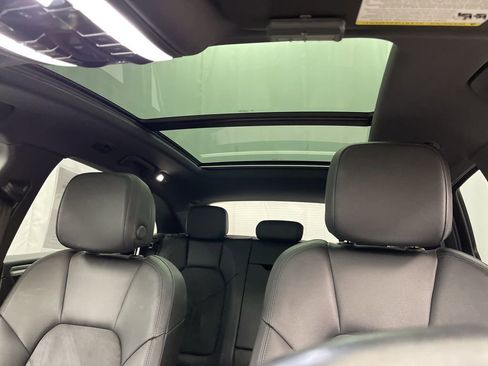 Used 2021 Porsche Macan image 9