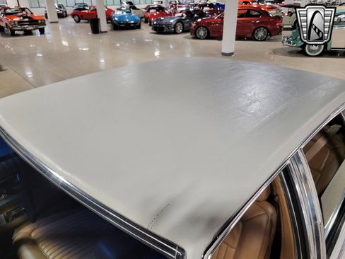 Used 1988 Cadillac Brougham image 5