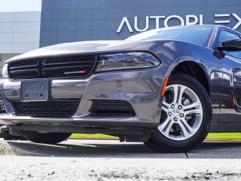Used 2023 Dodge Charger SXT RWD image 2