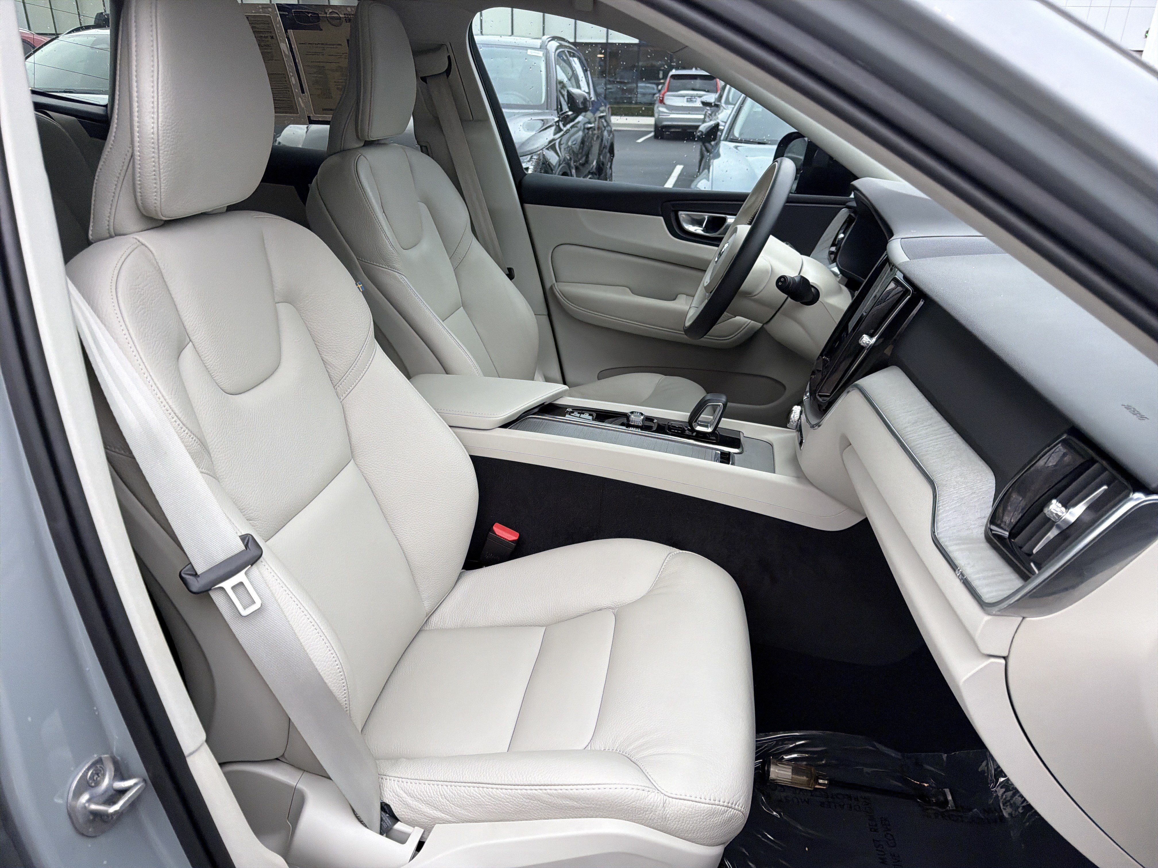 Used 2024 Volvo XC60 B5 Plus w/ Protection Package Premier AWD/4WD image 35