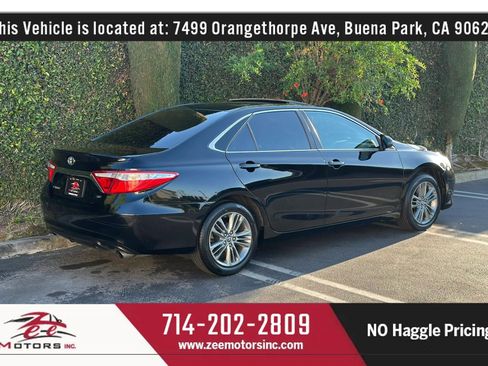 Used 2017 Toyota Camry SE w/ Moonroof Package image 7