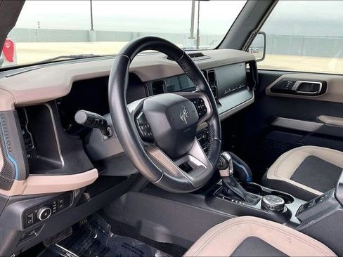 Used 2022 Ford Bronco Wildtrak image 16