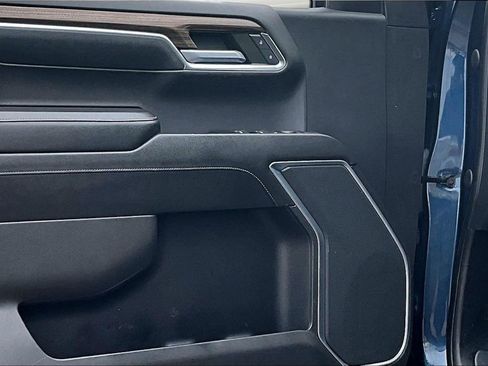 Used 2022 Chevrolet Silverado 1500 LT w/ Z71 Off-Road Package image 22