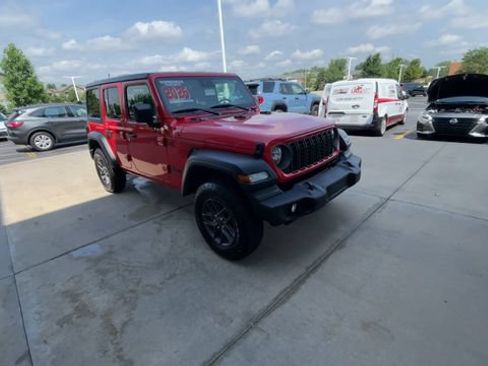 Used 2025 Jeep Wrangler Unlimited Sport AWD/4WD image 4