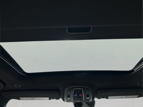 Used 2025 Jeep Grand Cherokee Laredo X w/ Luxury Tech Group I image 25