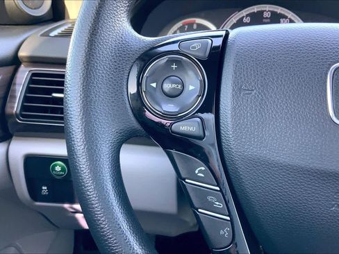 Used 2017 Honda Accord EX image 21