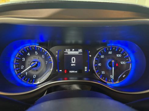 Used 2021 Chrysler Voyager L FWD image 38