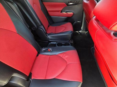 Used 2022 Toyota Highlander XSE image 19