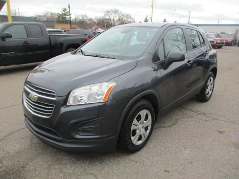 Used 2016 Chevrolet Trax LS image 3