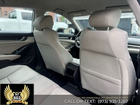 Used 2018 Honda Accord LX image 10
