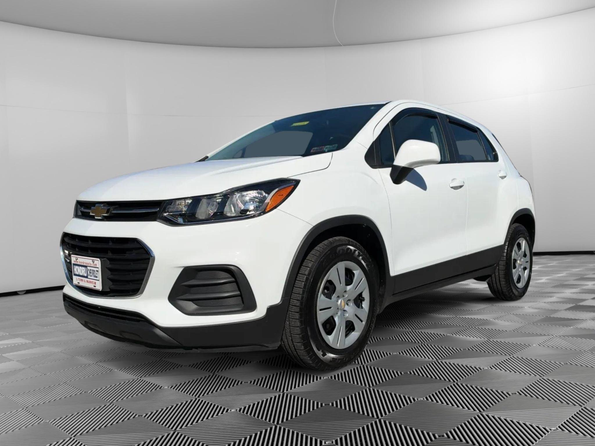 Used 2017 Chevrolet Trax LS FWD image 1