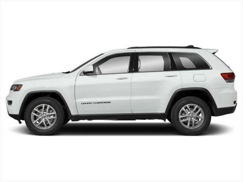 Used 2020 Jeep Grand Cherokee Altitude RWD image 3
