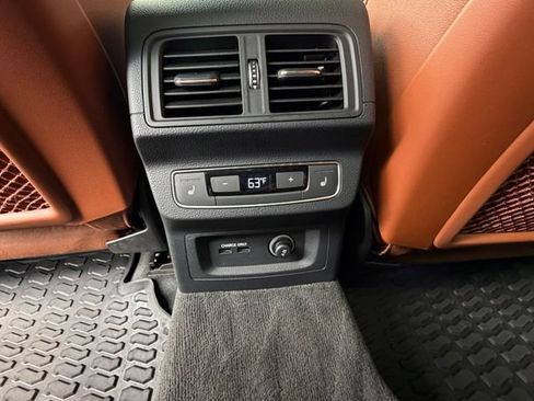Used 2025 Audi Q5 Prestige w/ Prestige Package AWD/4WD image 35