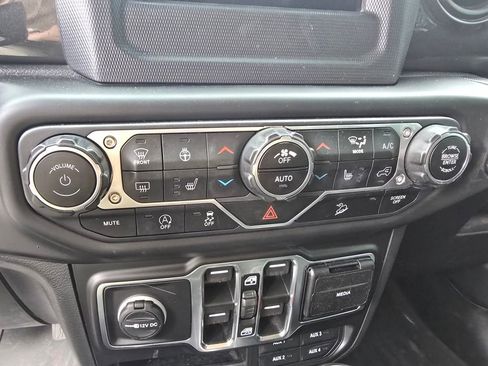 Used 2020 Jeep Wrangler Unlimited Sport image 14