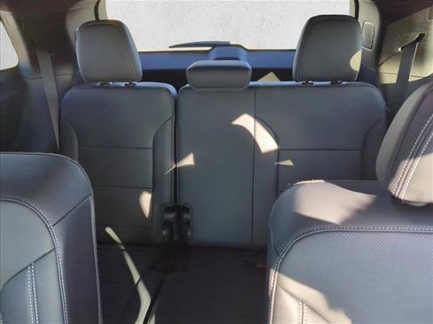 Used 2026 Chevrolet Traverse LT w/ Driver Confidence Package FWD image 24