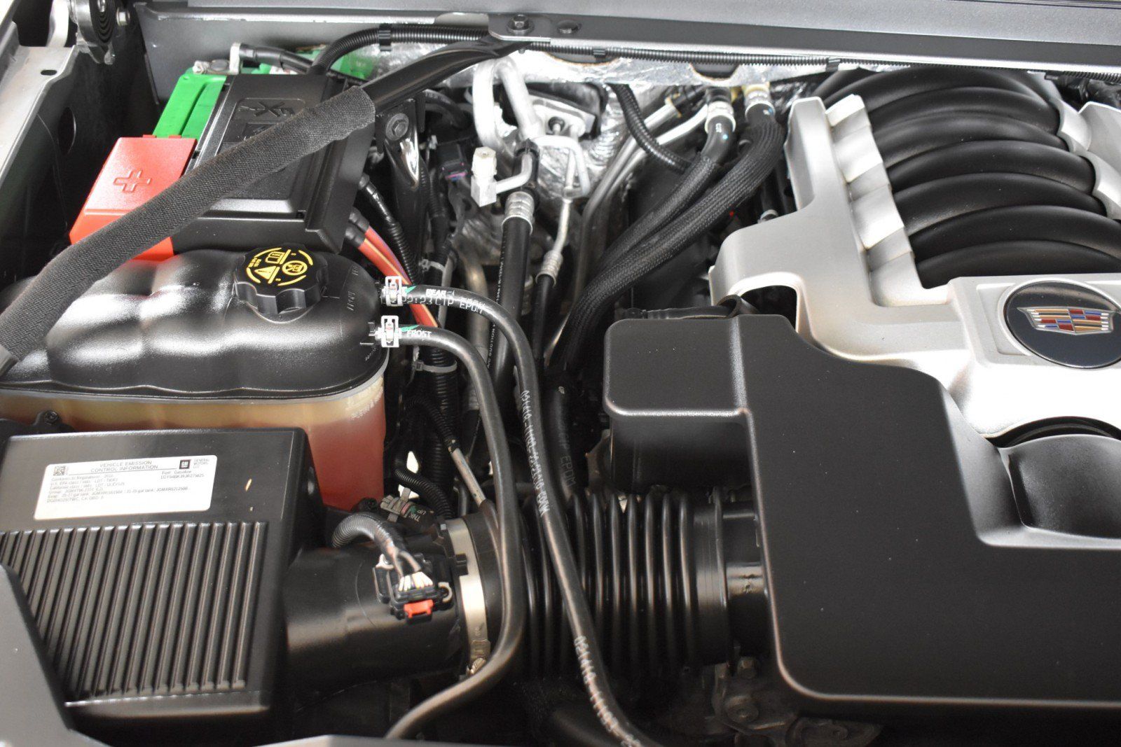 Used 2018 Cadillac Escalade Luxury AWD/4WD image 46
