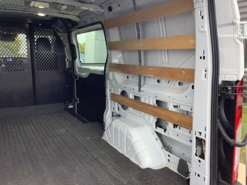 Used 2024 Ford Transit 250 Low Roof w/ Exterior Upgrade Package RWD image 9