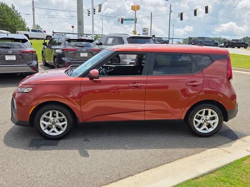 Used 2021 Kia Soul S FWD image 4