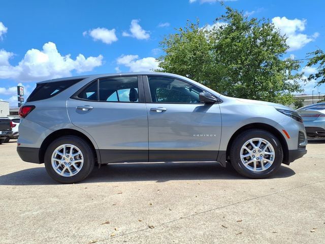 Used 2024 Chevrolet Equinox LS AWD/4WD image 4