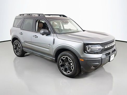 Used 2025 Ford Bronco Sport Outer Banks w/ Outer Banks Tech Package+ image 2