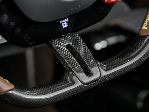 Used 2024 Ferrari SF90 Spider image 28