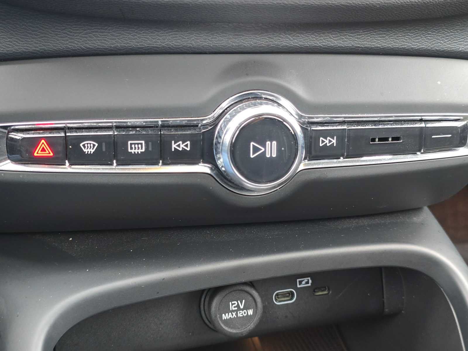 Certified 2023 Volvo XC40 Recharge Plus w/ Protection Package Premier AWD/4WD image 30