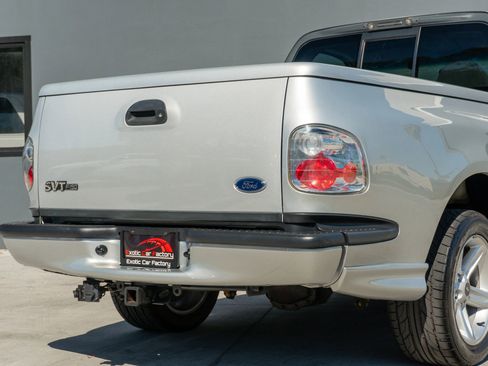 Used 2004 Ford F150 Lightning RWD image 40