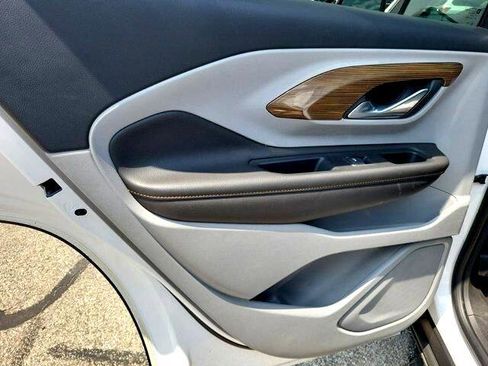 Used 2019 GMC Terrain SLE w/ Driver Convenience Package image 12