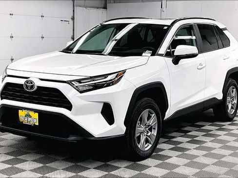 Used 2025 Toyota RAV4 XLE w/ Convenience Package AWD/4WD image 12