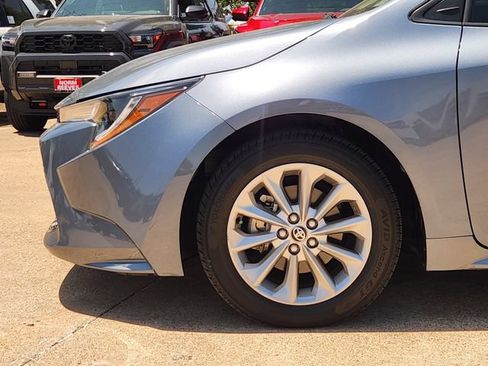 Used 2022 Toyota Corolla LE w/ LE Convenience Package FWD image 5