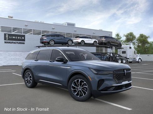 New 2026 Lincoln Nautilus Premier image 7