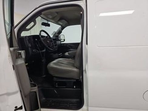 Used 2020 Chevrolet Express 2500 w/ Driver Convenience Package image 7