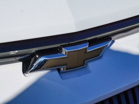 New 2026 Chevrolet Equinox EV LT FWD image 11