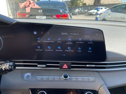 Used 2025 Hyundai Elantra SEL image 21