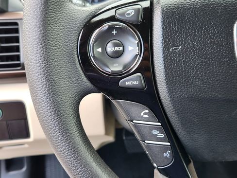 Used 2016 Honda Accord EX image 22